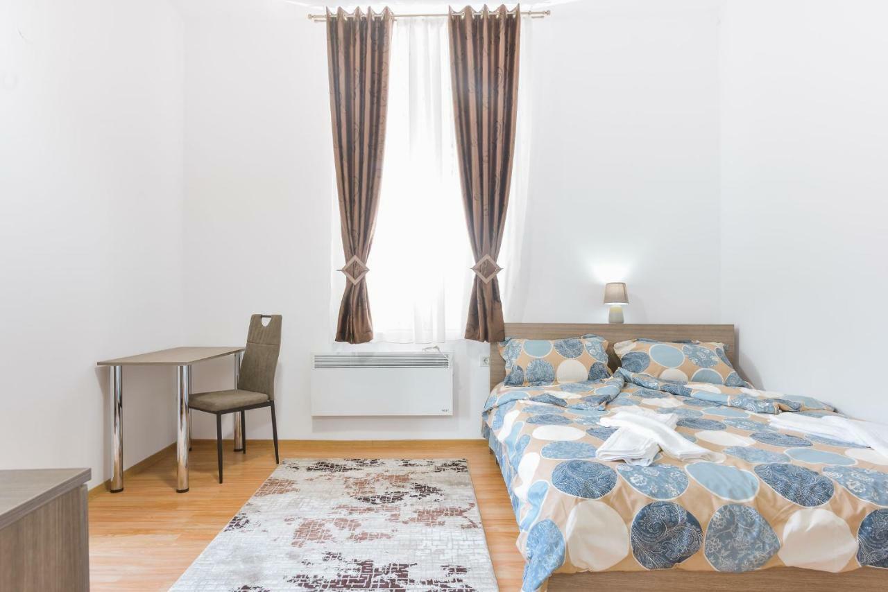Отель Casa Vlabisa Centru Клуж-Напока Экстерьер фото